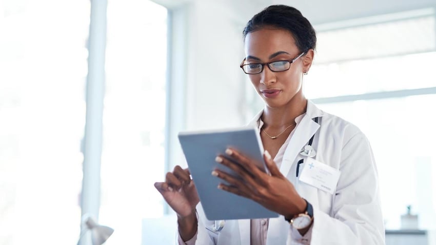 Chatbot y videollamada en la sanidad Ejemplo de cómo un chatbot informa a los españoles durante la crisis del coronavirus